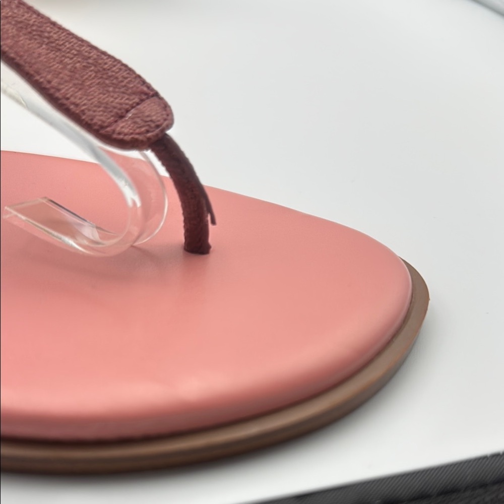 Michael Kors Pink and Gold Sandals‎ with T-Strap Design - Picture 10 of 10